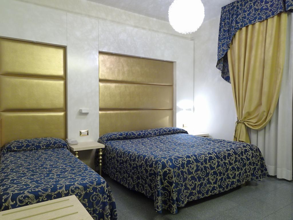 רימיני Hotel Ambassador מראה חיצוני תמונה